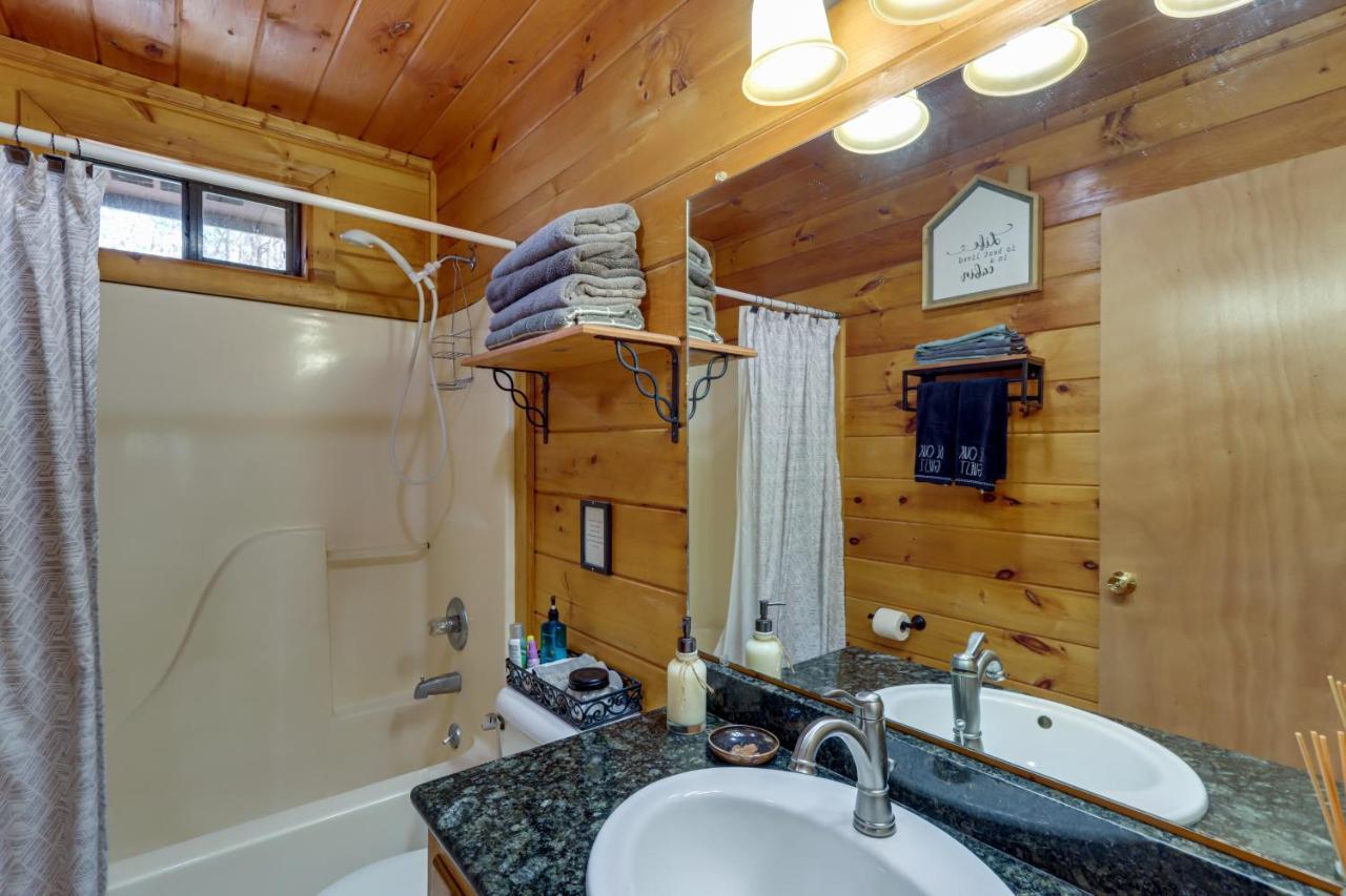 Blue Ridge Cozy Cabin In The Woods With Hot Tub! Eksteriør billede