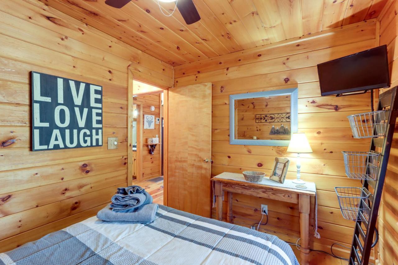 Blue Ridge Cozy Cabin In The Woods With Hot Tub! Eksteriør billede